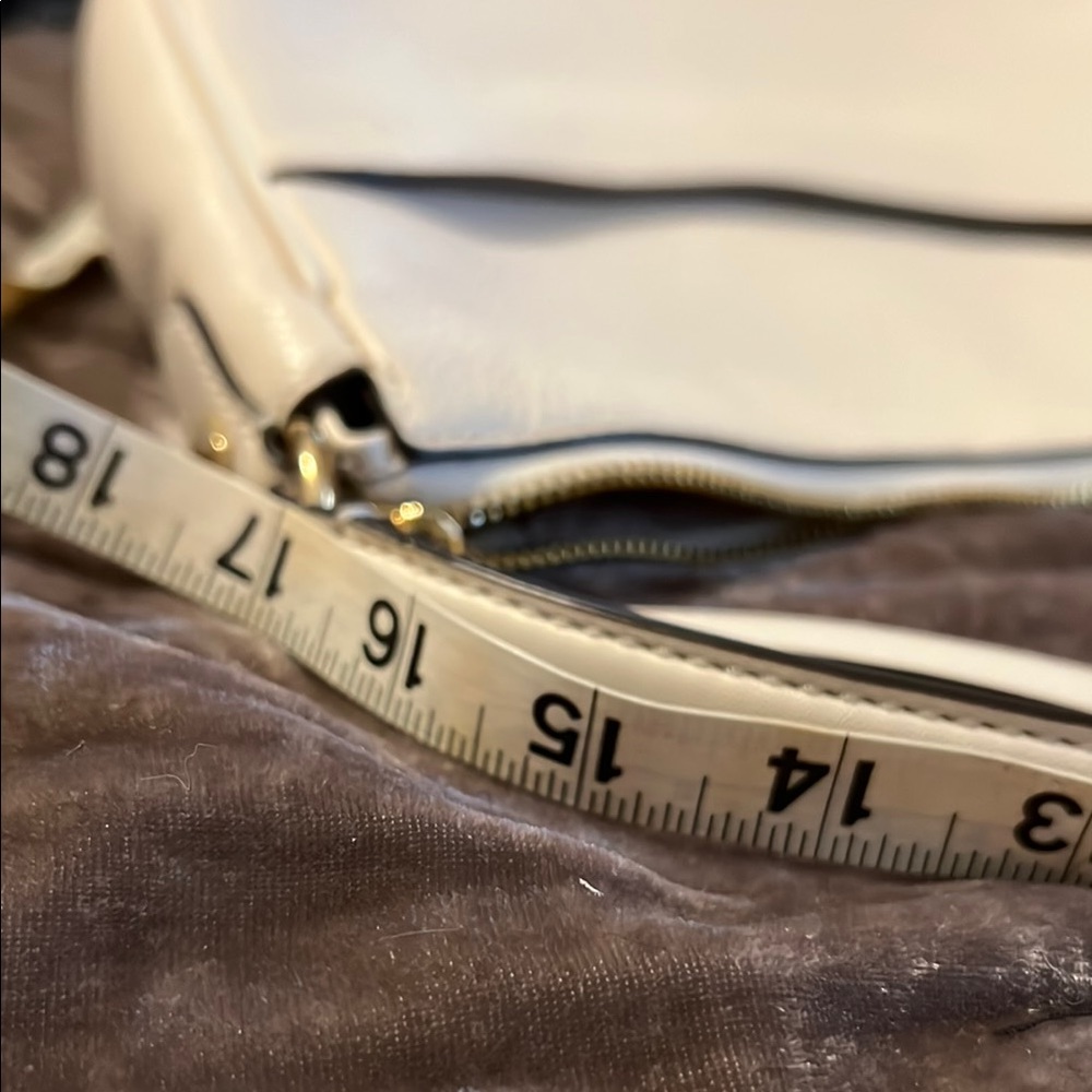 Michael Kors Cream Shoulder Bag - Picture 4 of 8